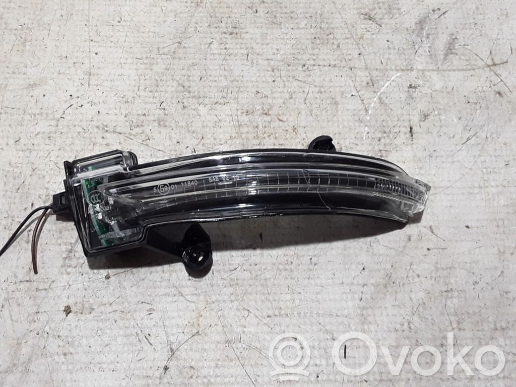 Renault Clio V Mirror indicator light 