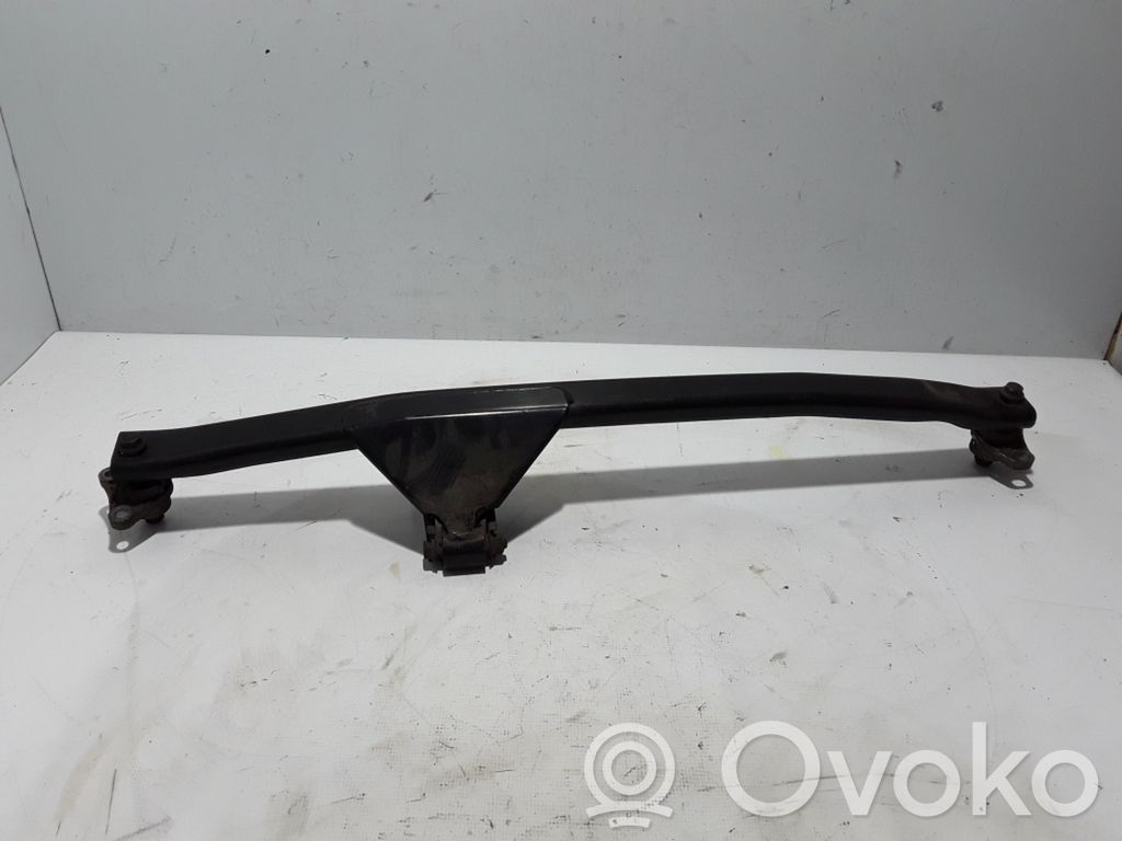 Volvo S60 Engine mounting bracket 