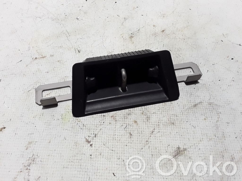 Trunk lock loop   31484778