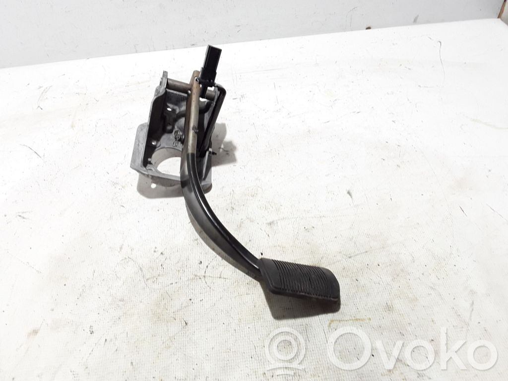 Pedal de freno   68303341AB