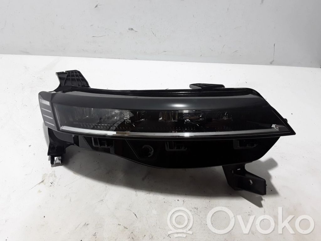 Renault Megane IV Headlight/headlamp 