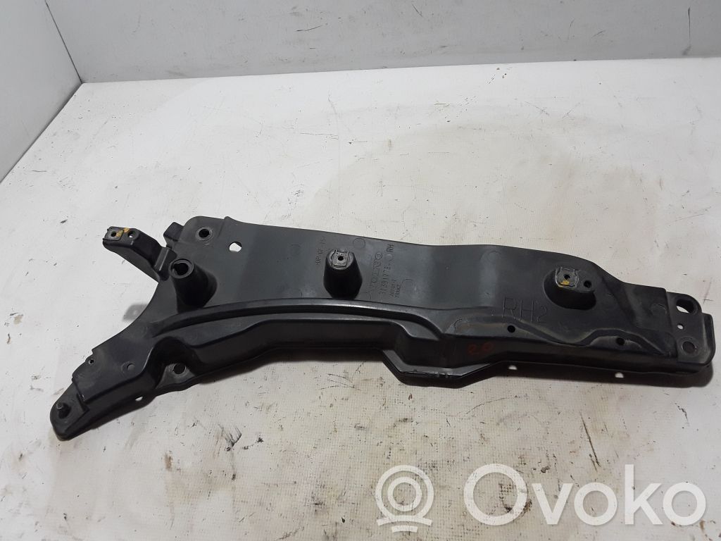 Volvo XC90 Soporte de montaje del guardabarros 
