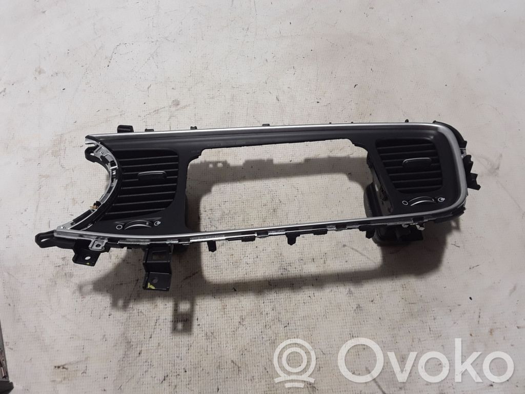 KIA Optima Dysze / Kratki środkowego nawiewu deski rozdzielczej 