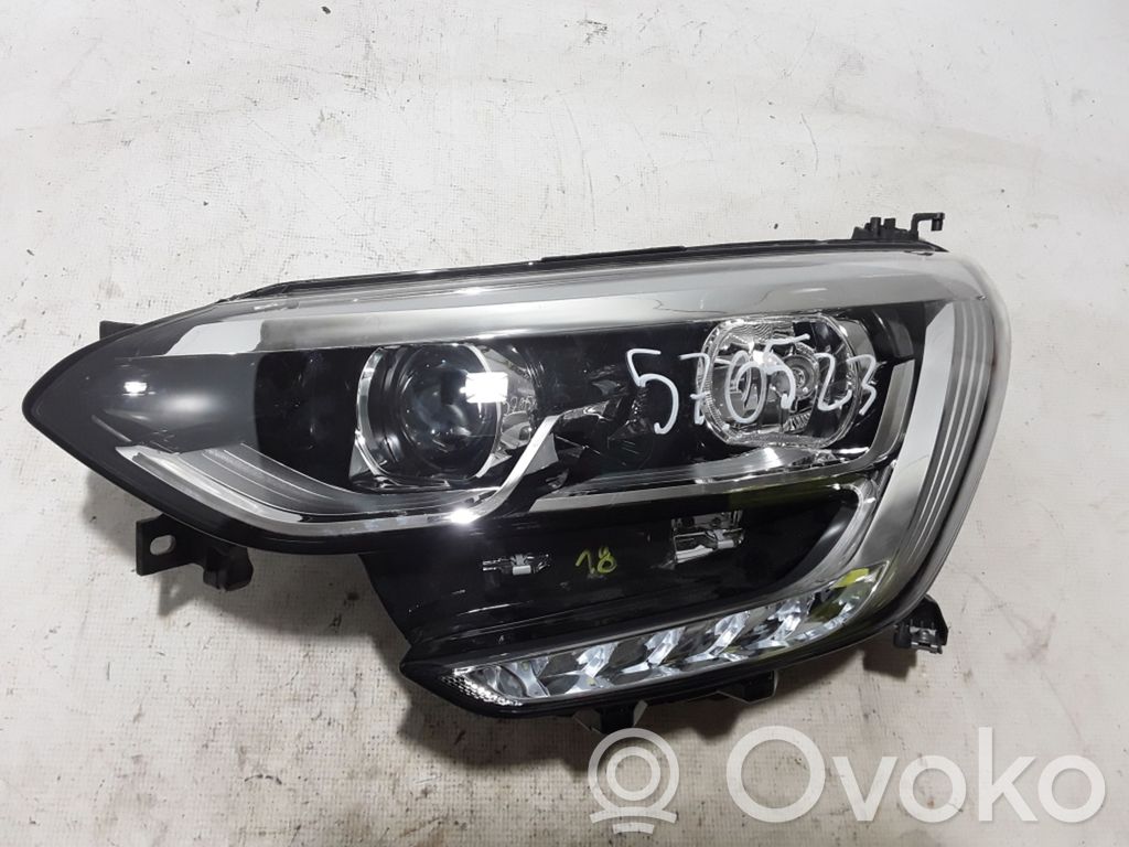 Renault Megane IV Faro/fanale 