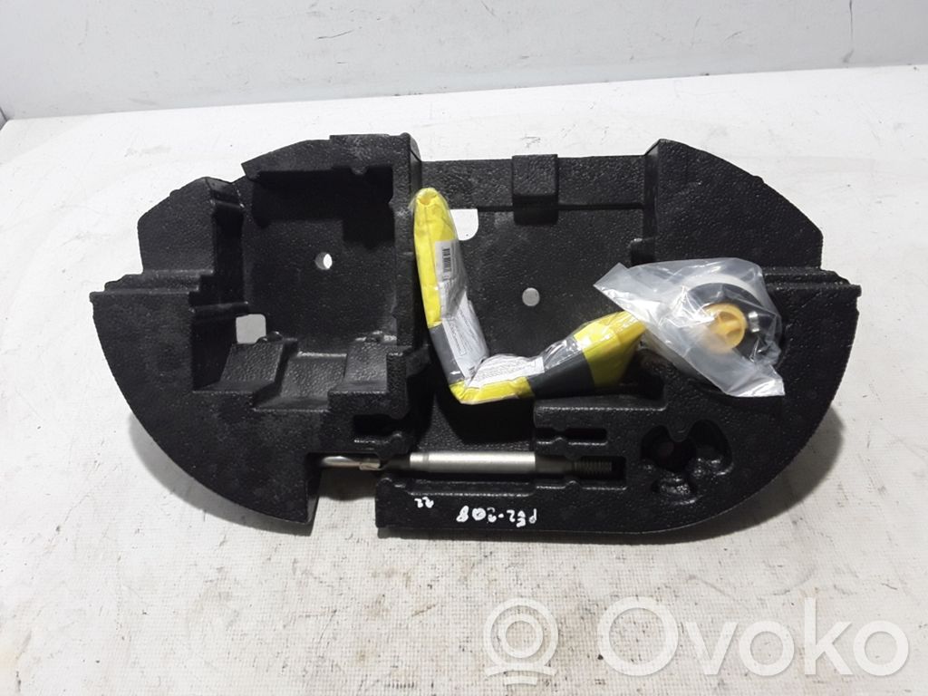 Peugeot 208 II Zestaw narzędzi 