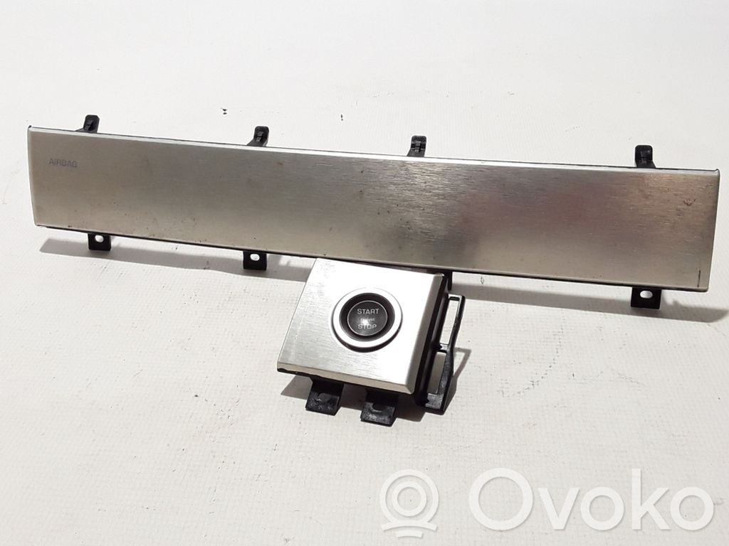Moldura del panel (Usadas)   BJ3214F562BA