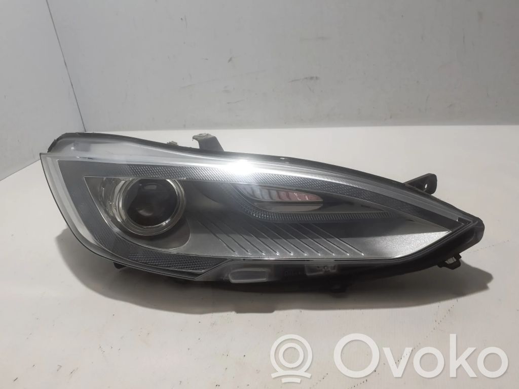 Tesla Model S Faro/fanale 