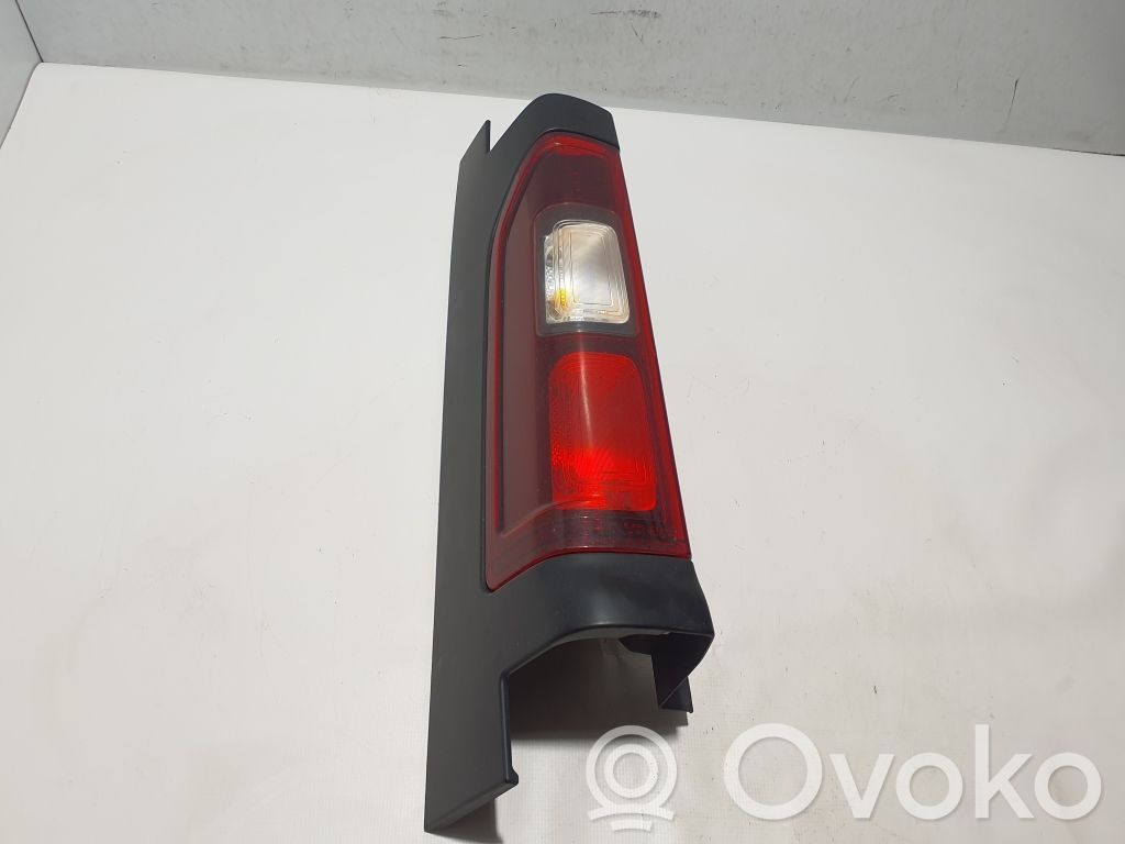 Renault Trafic III (X82) Lampă spate în caroserie 