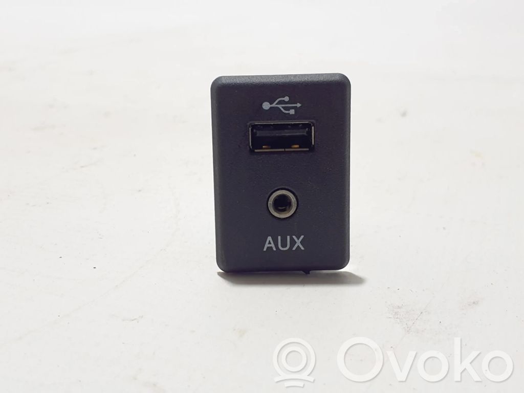 Nissan Qashqai Connettore plug in AUX
