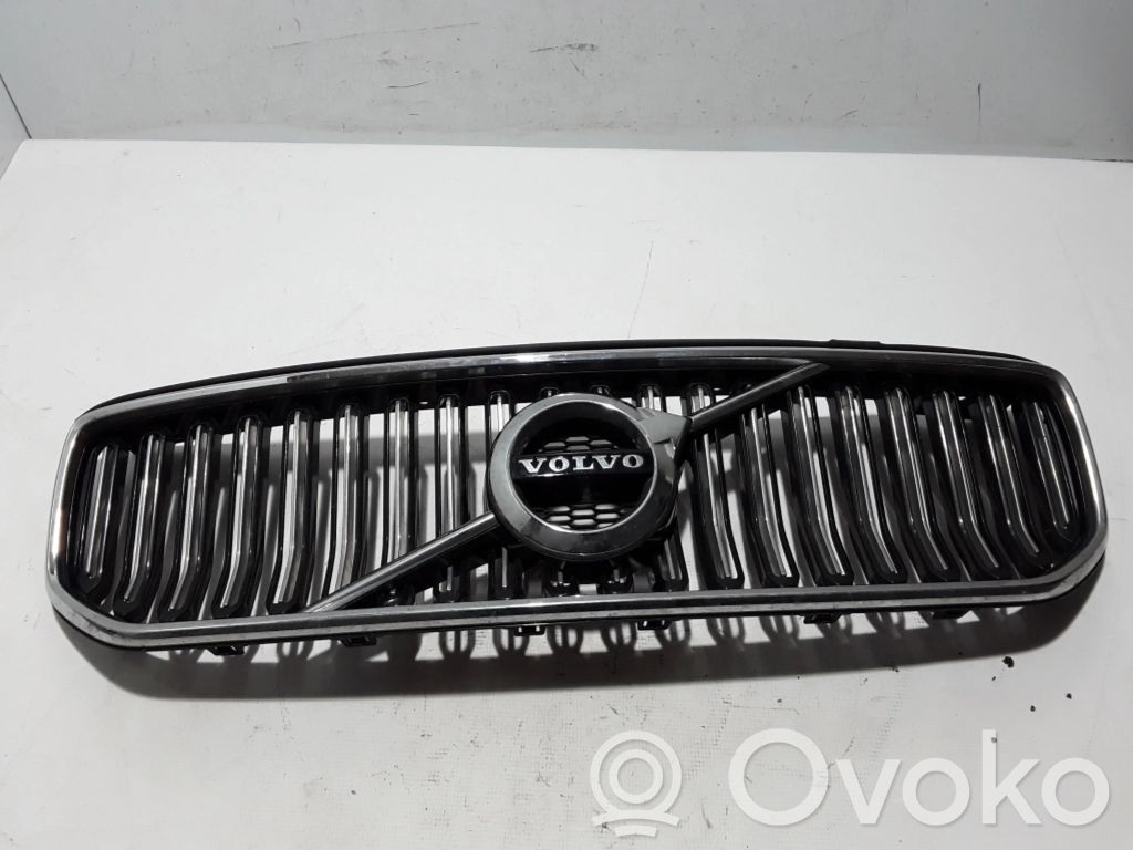 Volvo XC40 Etusäleikkö 