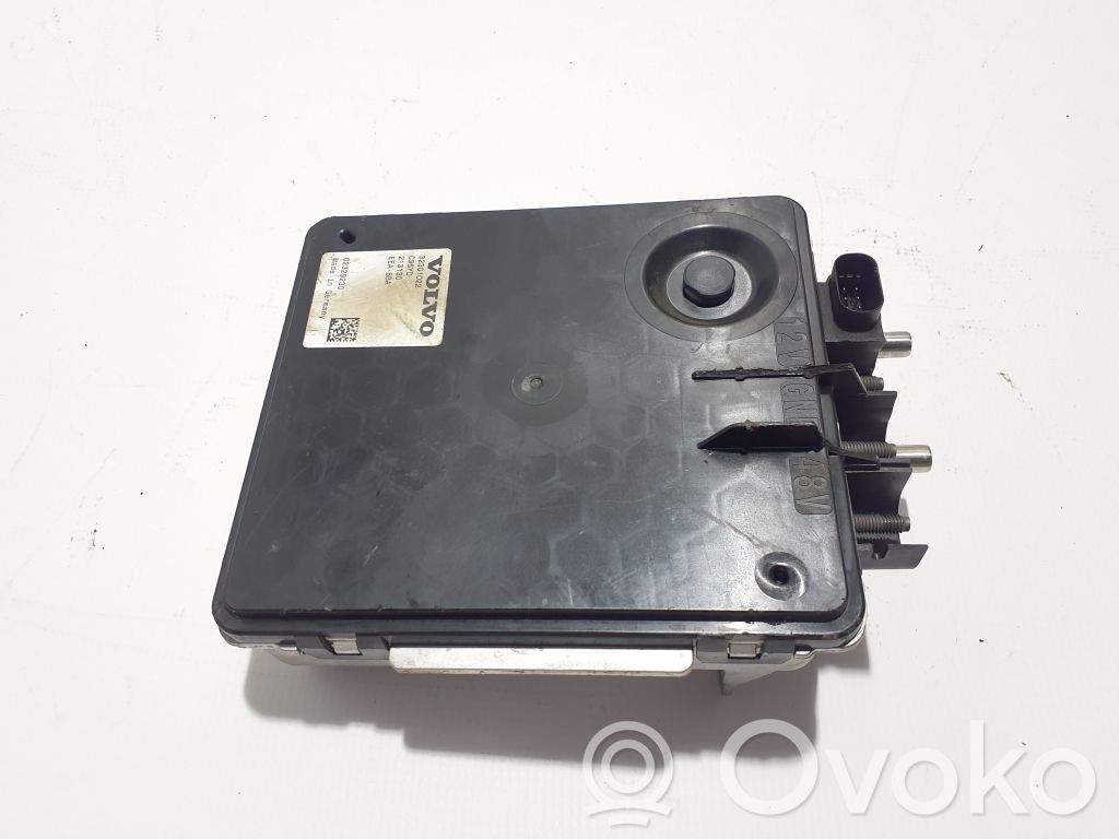 Volvo XC60 Voltage converter inverter 
