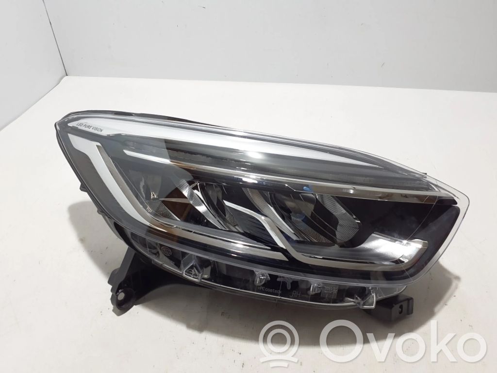 Renault Captur Scheinwerfer 