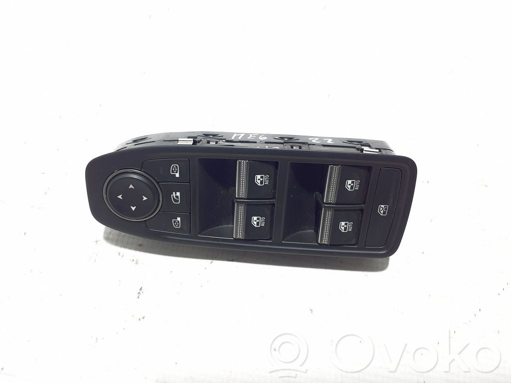Renault Megane E-Tech Electric window control switch 