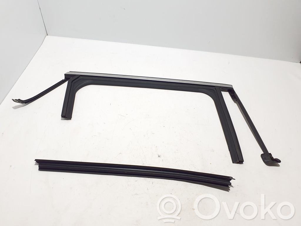 Renault Megane E-Tech Takaoven kumitiiviste