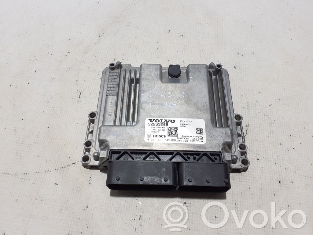 Volvo XC40 Engine control unit/module 
