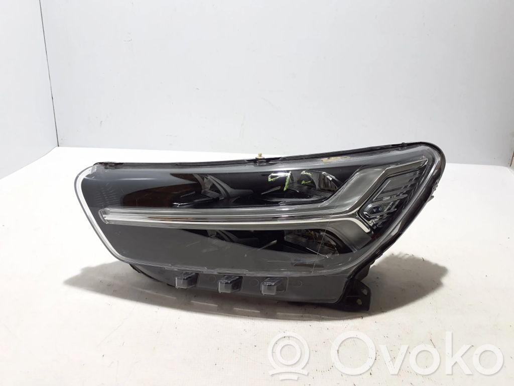 Volvo XC40 Scheinwerfer 