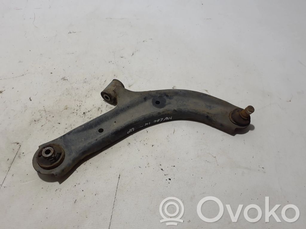 Nissan NV200 Querlenker Achsschenkel vorne