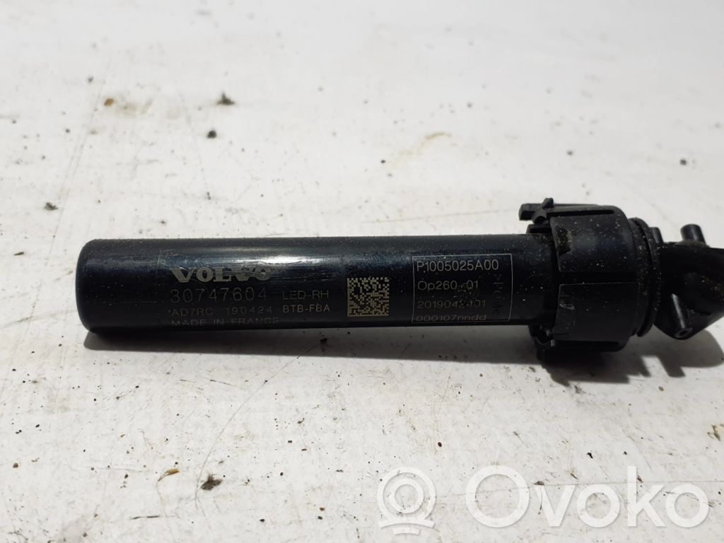 Volvo S60 Dysza spryskiwacza lampy przedniej 