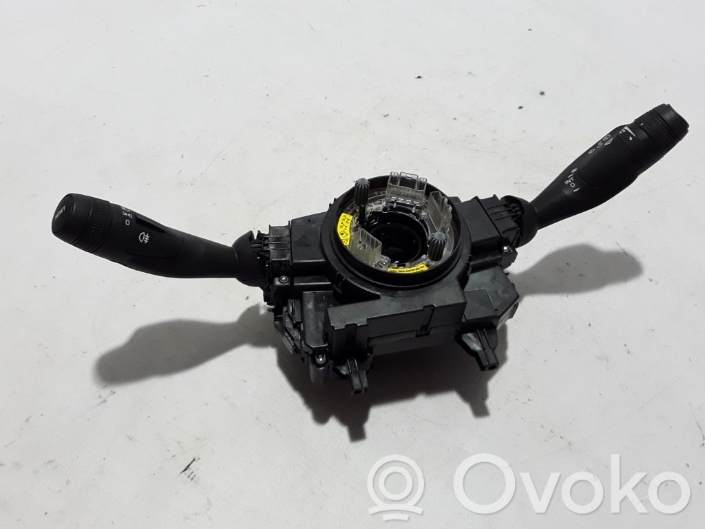 Volvo S90, V90 Leva/interruttore dell’indicatore di direzione e tergicristallo