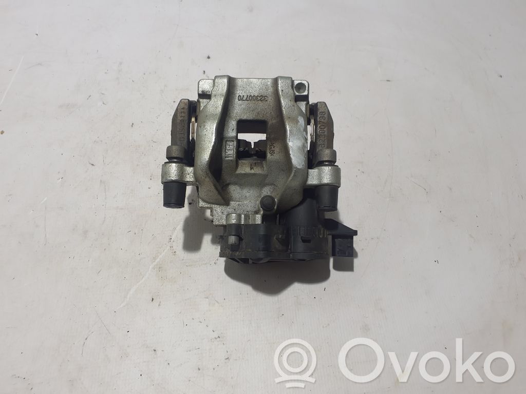 Volvo C40 Takajarrusatula 