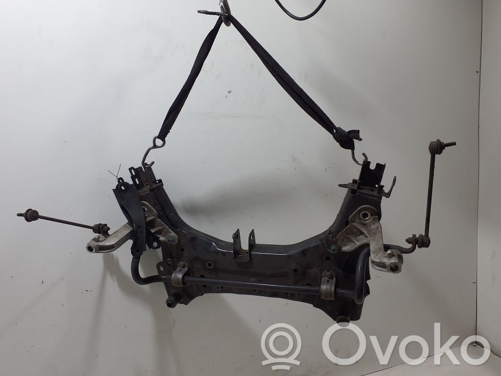 Renault Arkana Priekinis traversas 