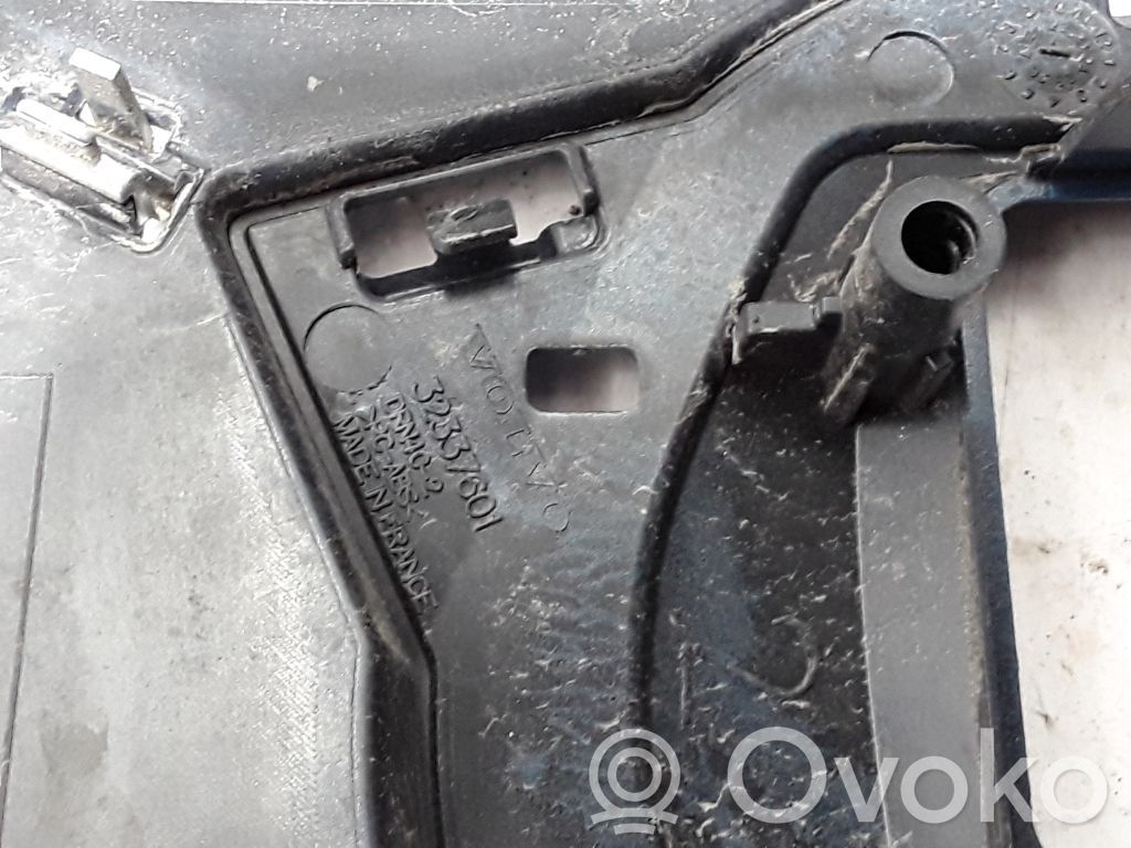 Volvo C40 Front grill 