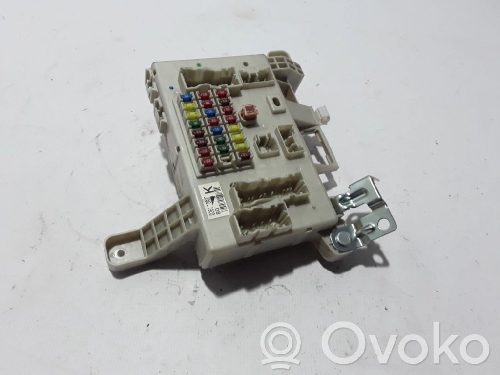 Toyota Land Cruiser (J120) Ramka / Moduł bezpieczników 