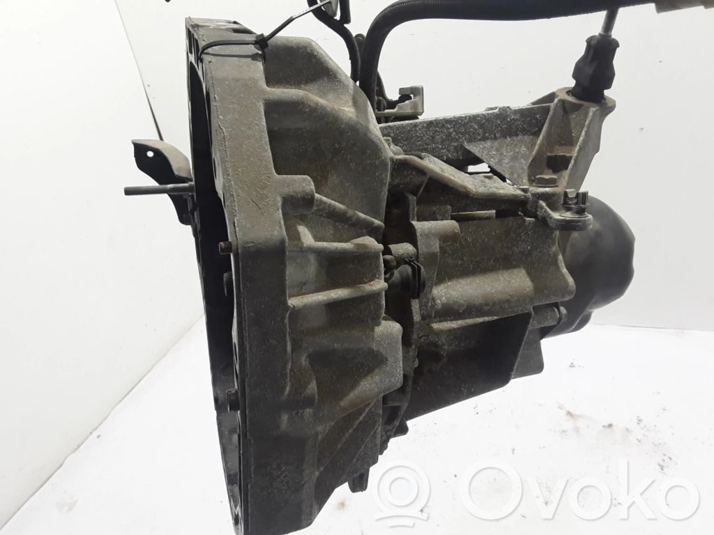 Dacia Logan I Manualna 5-biegowa skrzynia biegów 