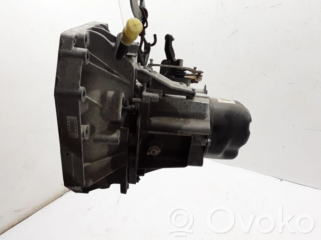 Dacia Duster II Cutie viteze manuală cu 5 trepte 