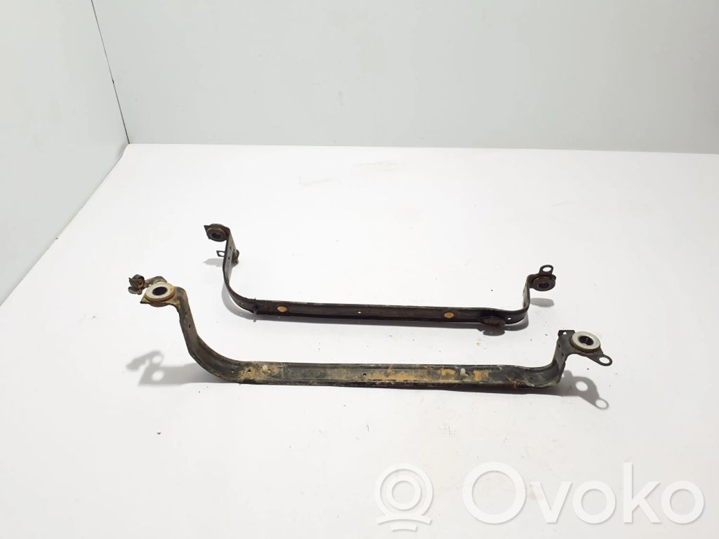 Volvo XC90 Uchwyt / Mocowanie zbiornika paliwa 