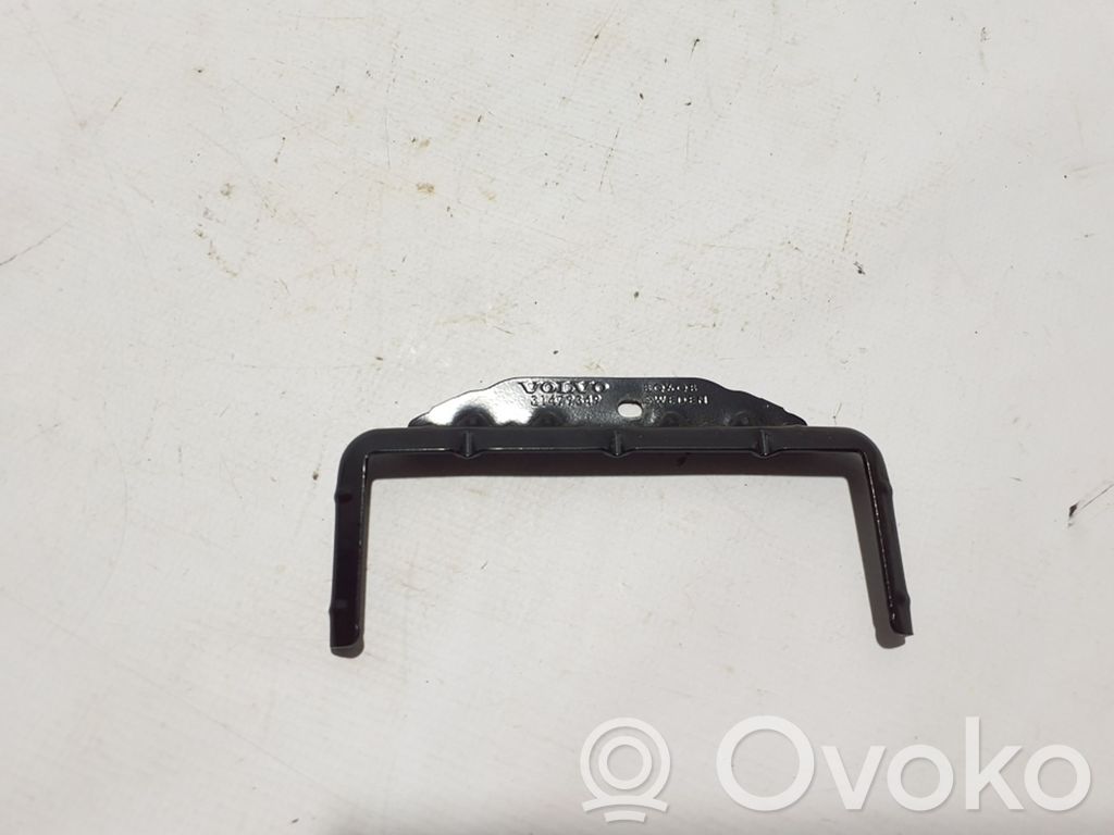 Volvo V60 Akun kiinnike 