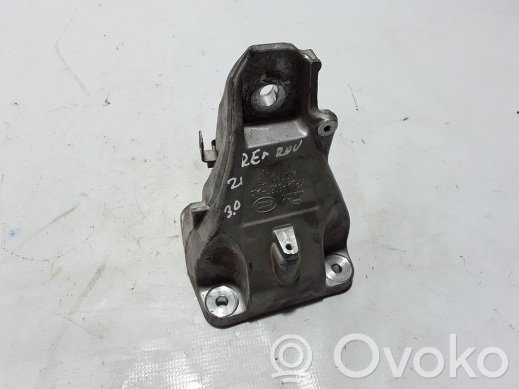 Land Rover Range Rover L405 Engine mounting bracket 