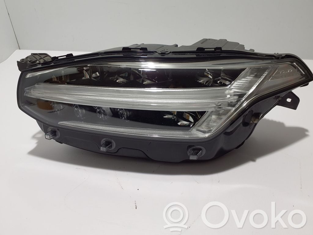 Volvo XC90 Scheinwerfer 