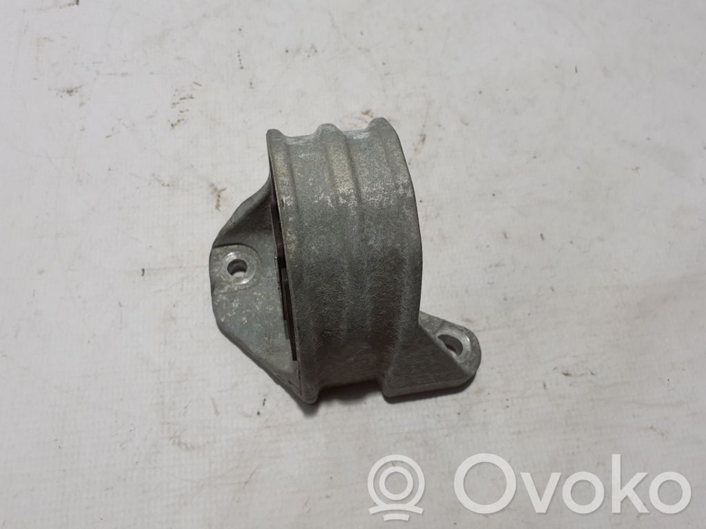 Volvo XC60 Engine mount bracket 