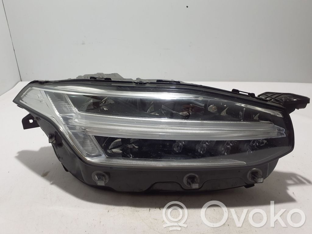 Volvo XC90 Scheinwerfer 