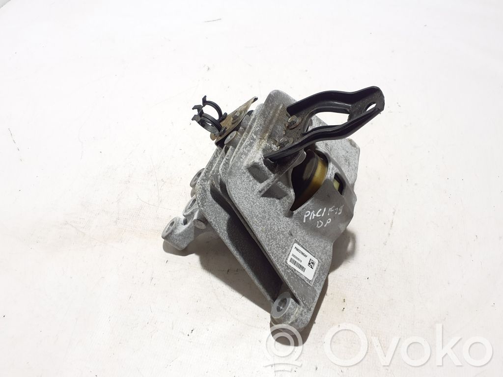 Chrysler Pacifica Engine mount bracket 