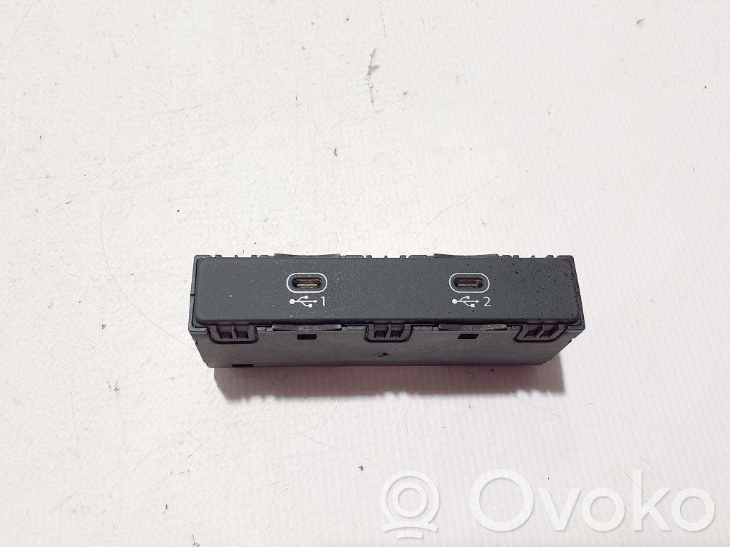 Audi A6 S6 C8 4K USB socket connector 