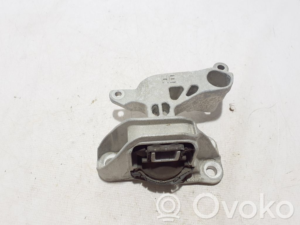 Renault Arkana Engine mount bracket 