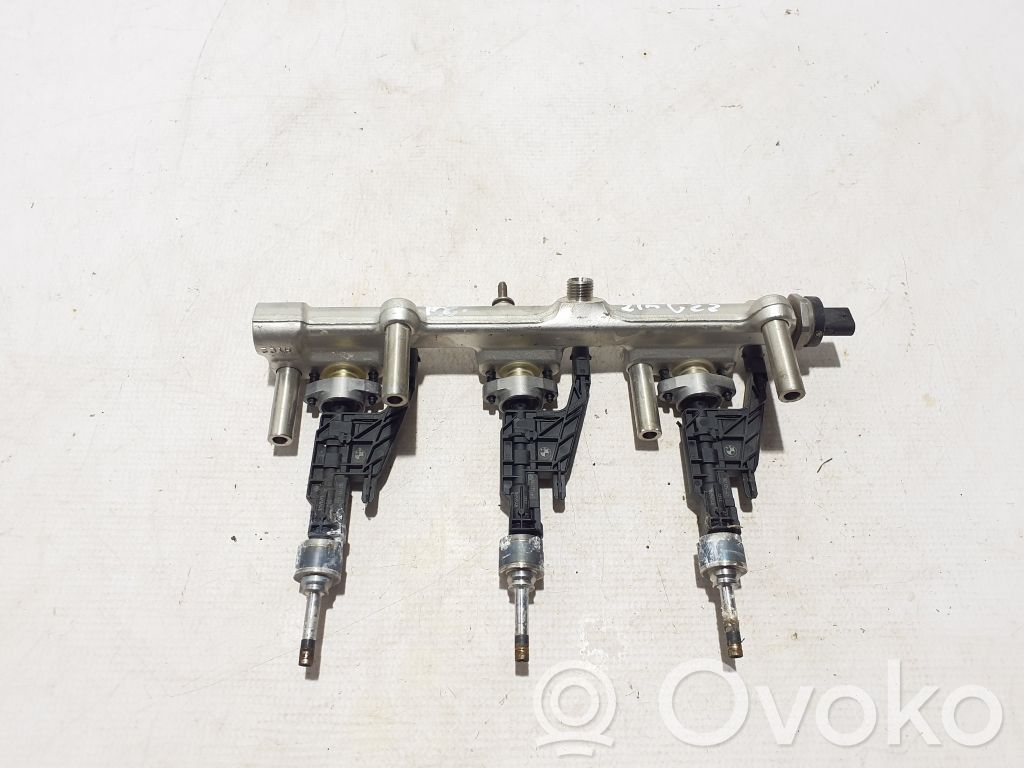 BMW 4 G22 G23 G24 G26 Listwa wtryskowa 