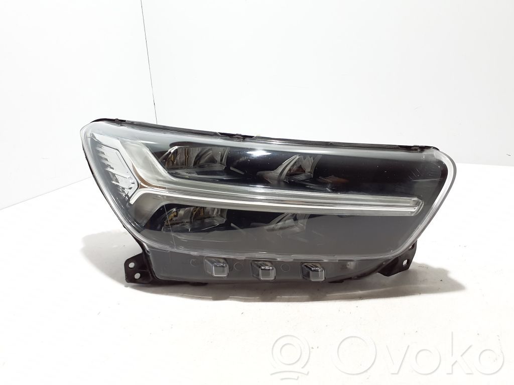 Volvo XC40 Scheinwerfer 