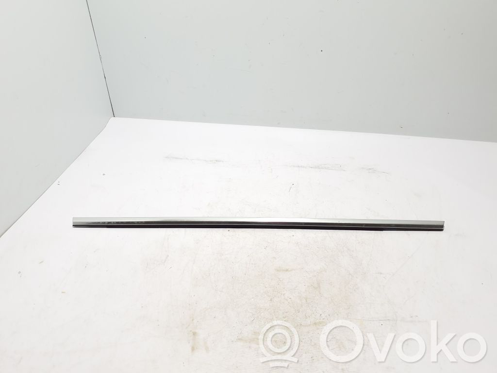 Mască ușă spate (turnată)   8B3839476