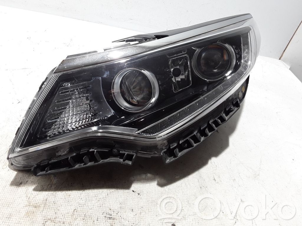 KIA Optima Priekšējais lukturis 
