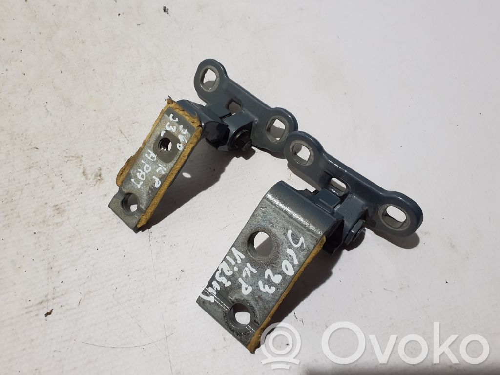 Volvo S60 Cerniera superiore della portiera anteriore 