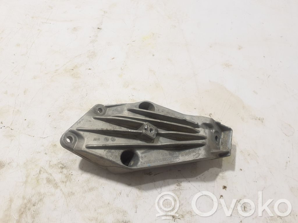 BMW X5 G05 Engine mounting bracket 