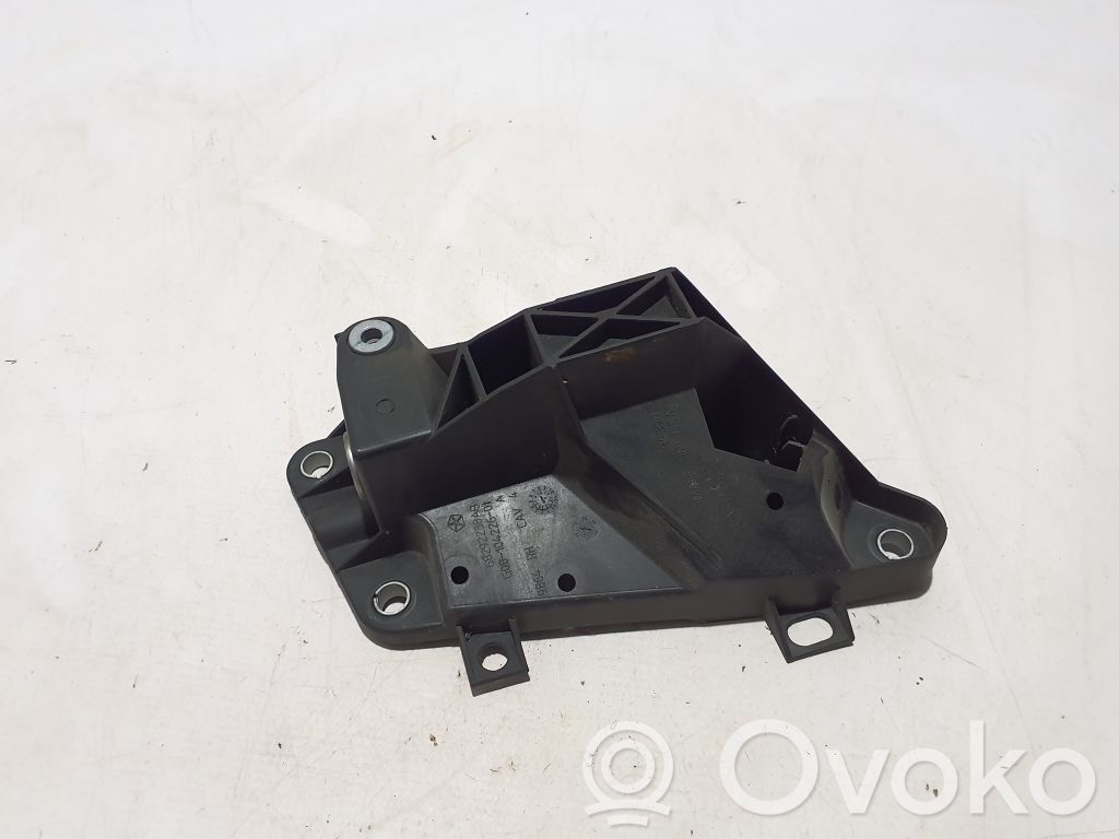 Chrysler Pacifica Radiator mount bracket 