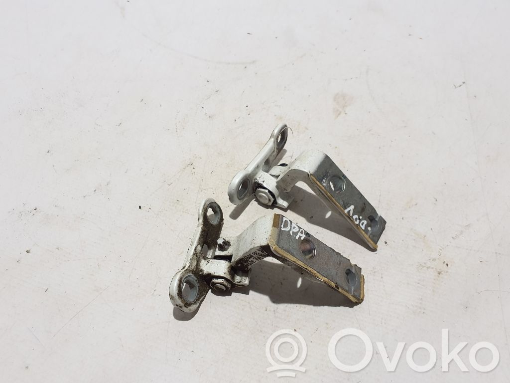 Front door upper hinge   31442032