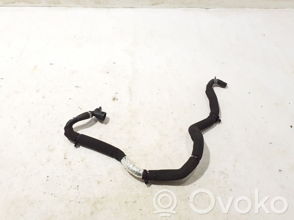 Volvo C40 Engine coolant pipe/hose 