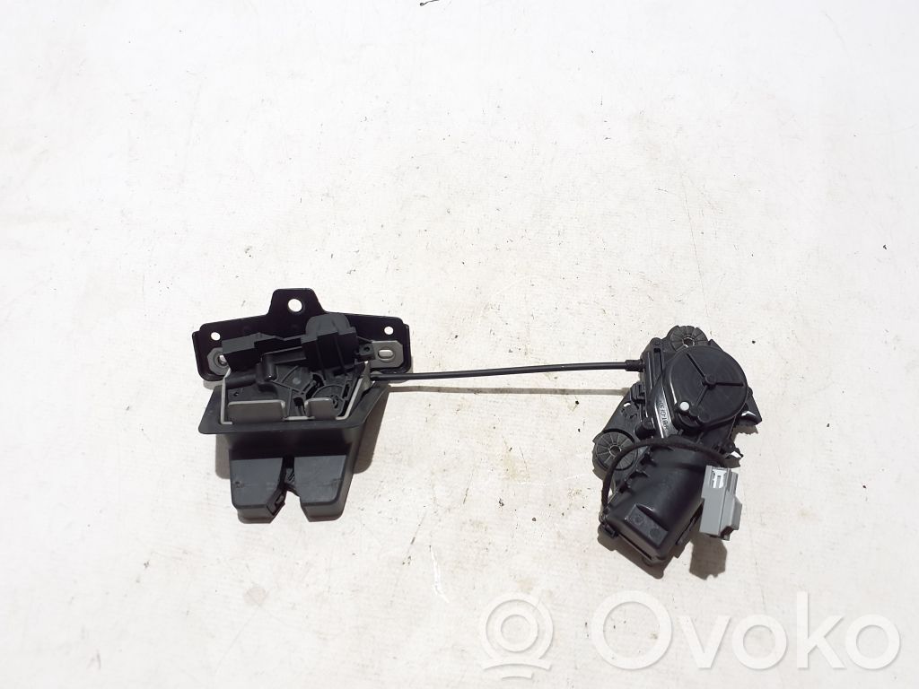 Volvo C40 Loading door lock 