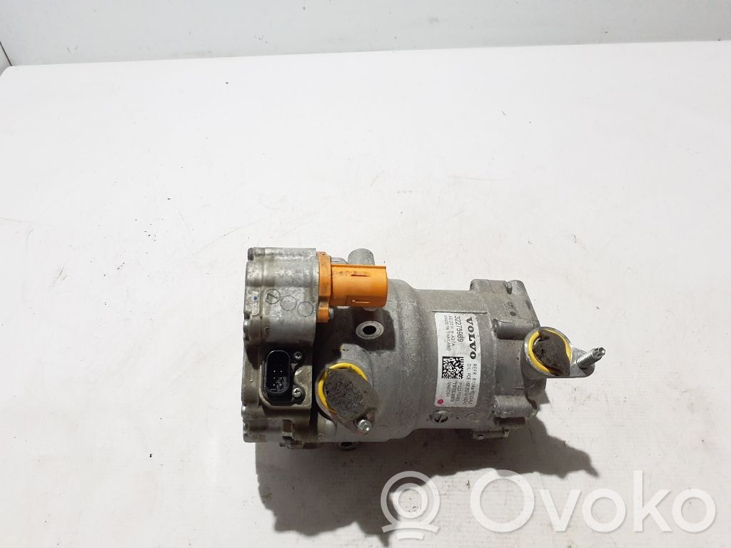 Volvo C40 Kompresor / Sprężarka klimatyzacji A/C 