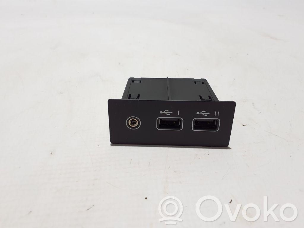 Renault Clio V Enchufe conector USB 